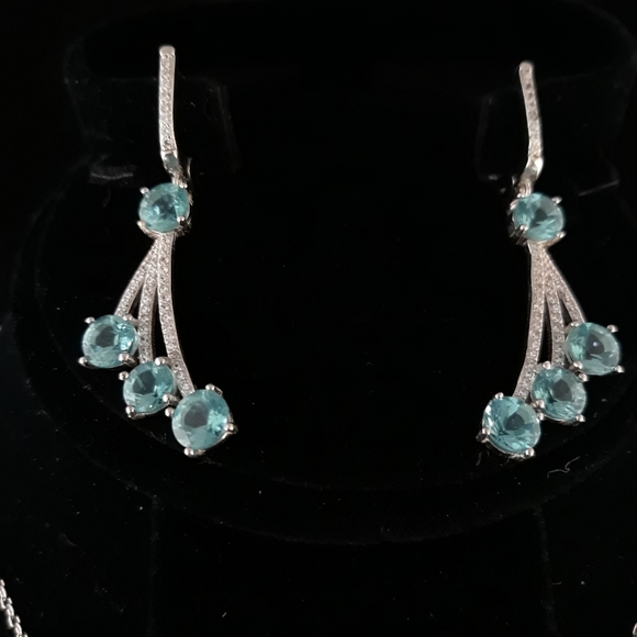 Gorgeous Round Cut Neon Blue Apatite Set - Picture 6 of 10